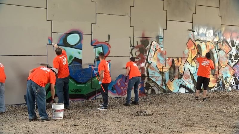 Beaverton police and Home Depot team up to clean up graffiti - KPTV