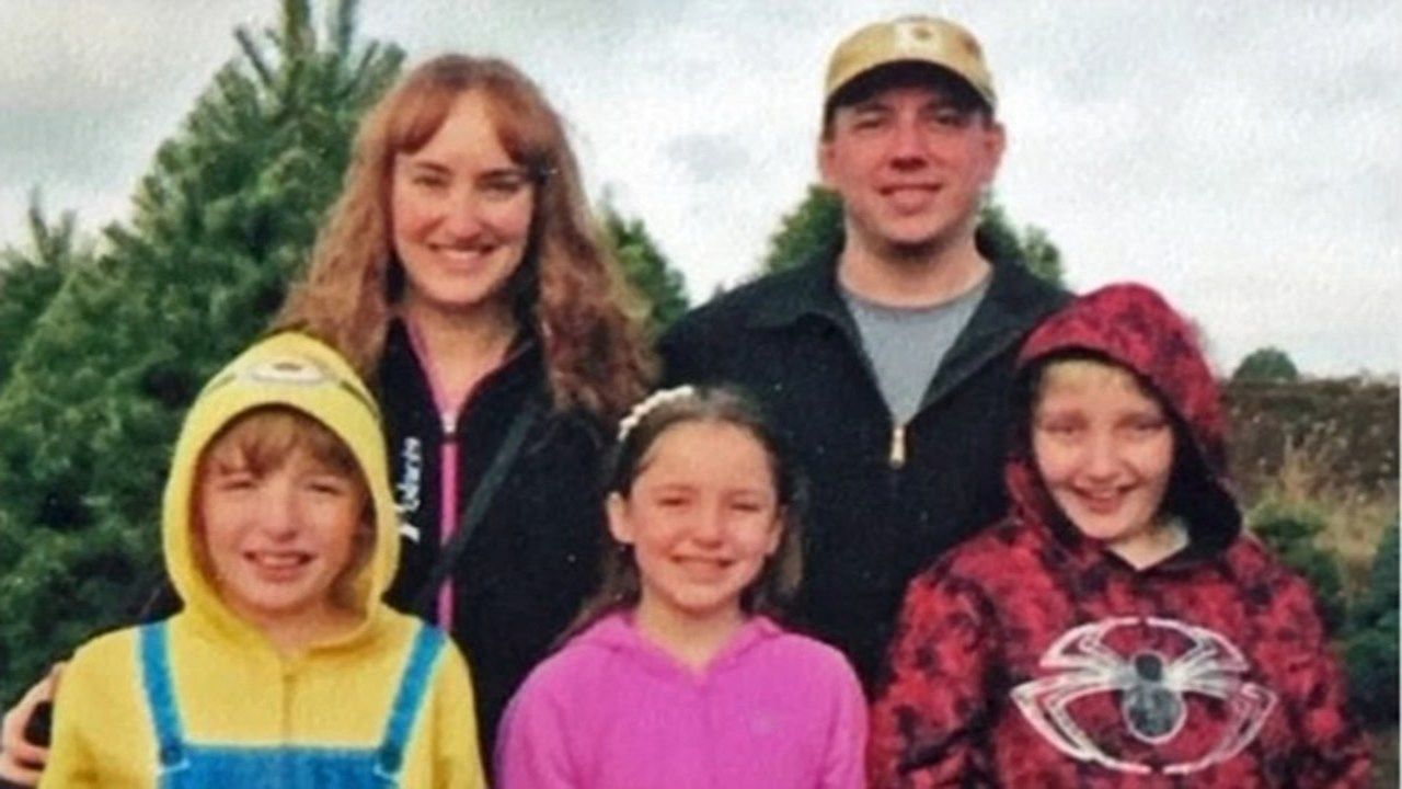 Erin and Keith Kroeker and their three children. (Family photo/KPTV)
