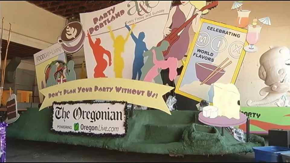 Volunteers rush to finish up floats for Starlight Parade KPTV FOX 12