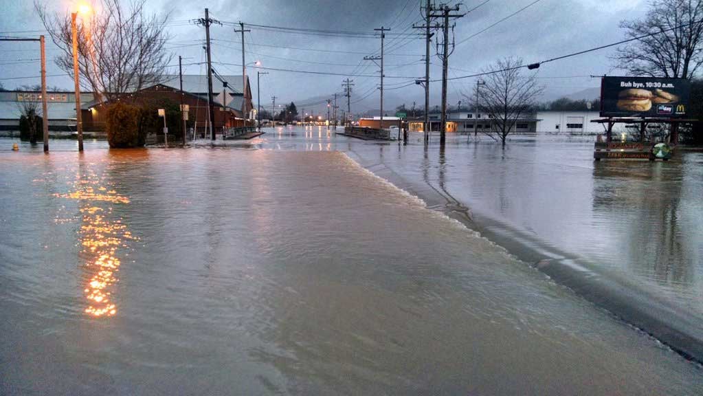 Heavy rainfall causes major flooding along Oregon coast